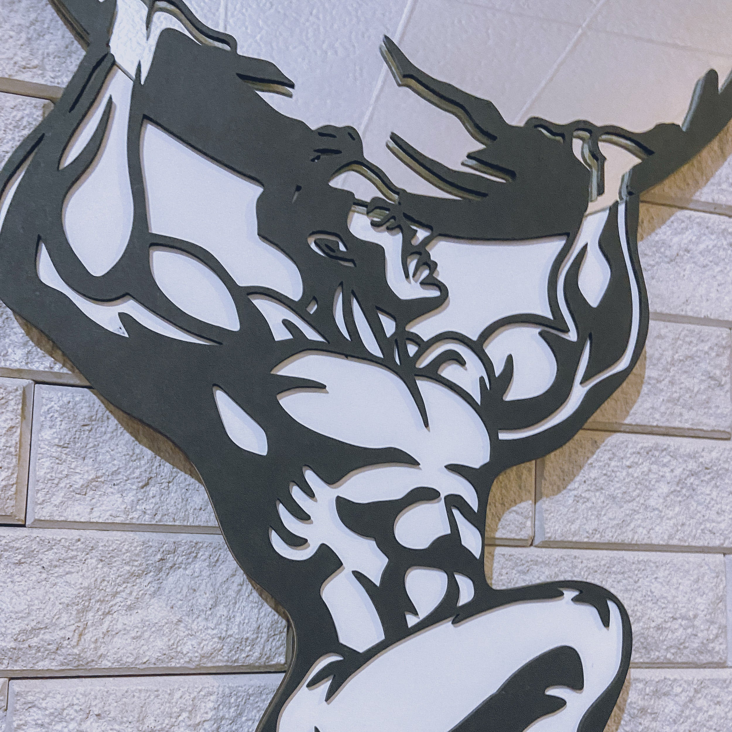 Atlas Figürlü Yuvarlak Ahşap Duvar Aynası