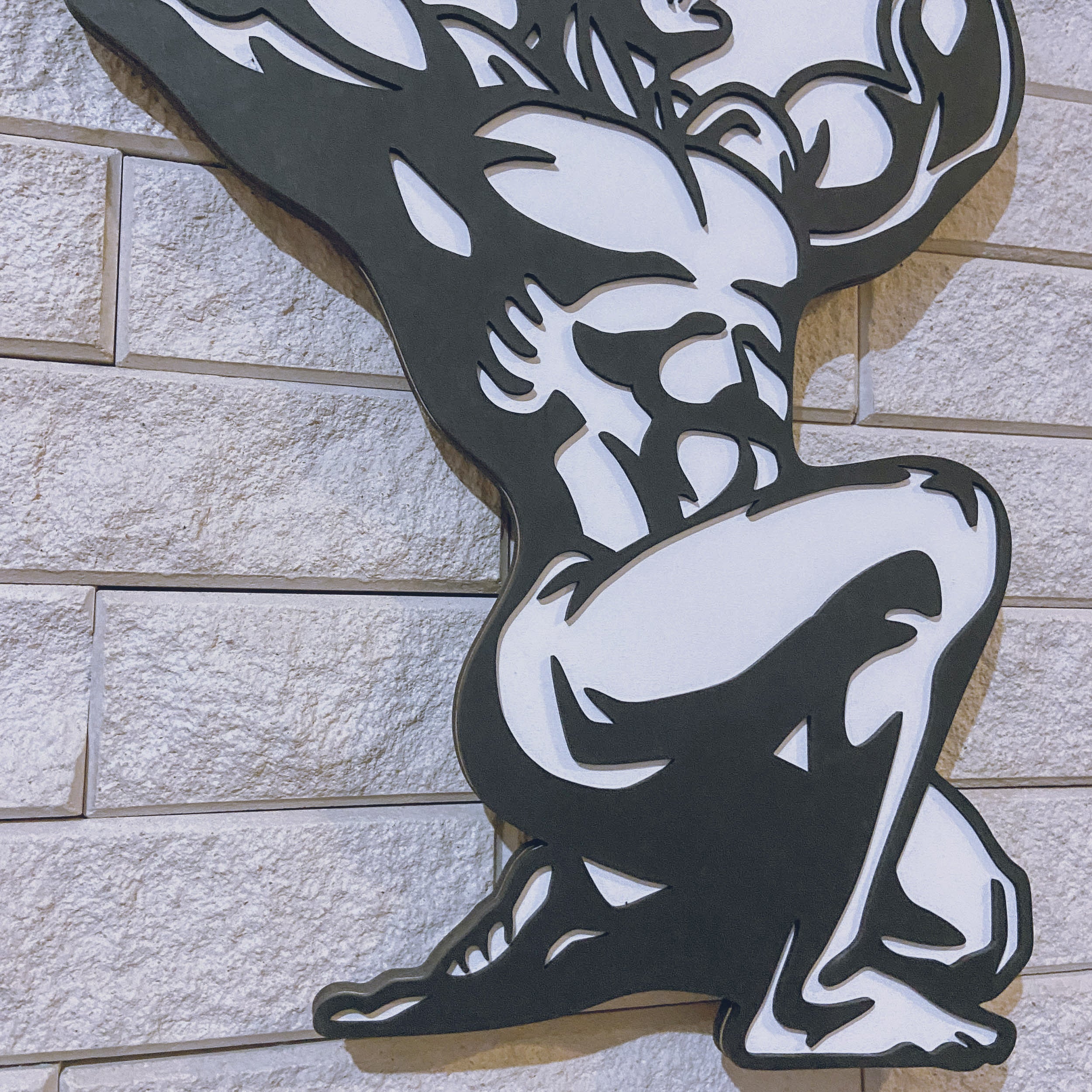 Atlas Figürlü Yuvarlak Ahşap Duvar Aynası