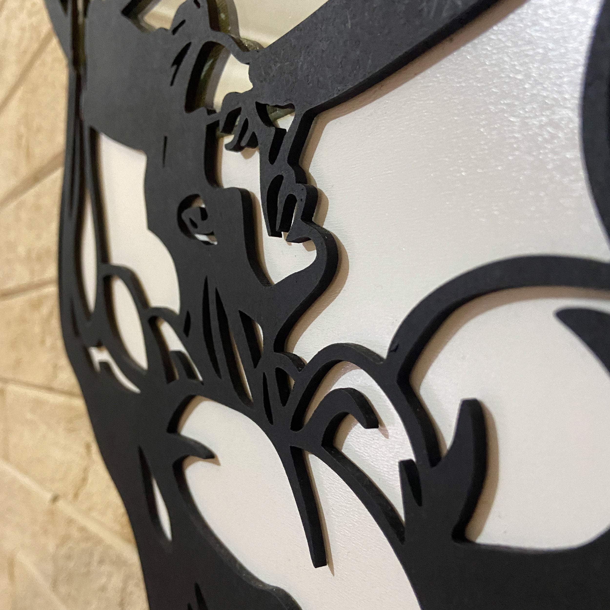 Atlas Figürlü Yuvarlak Ahşap Duvar Aynası