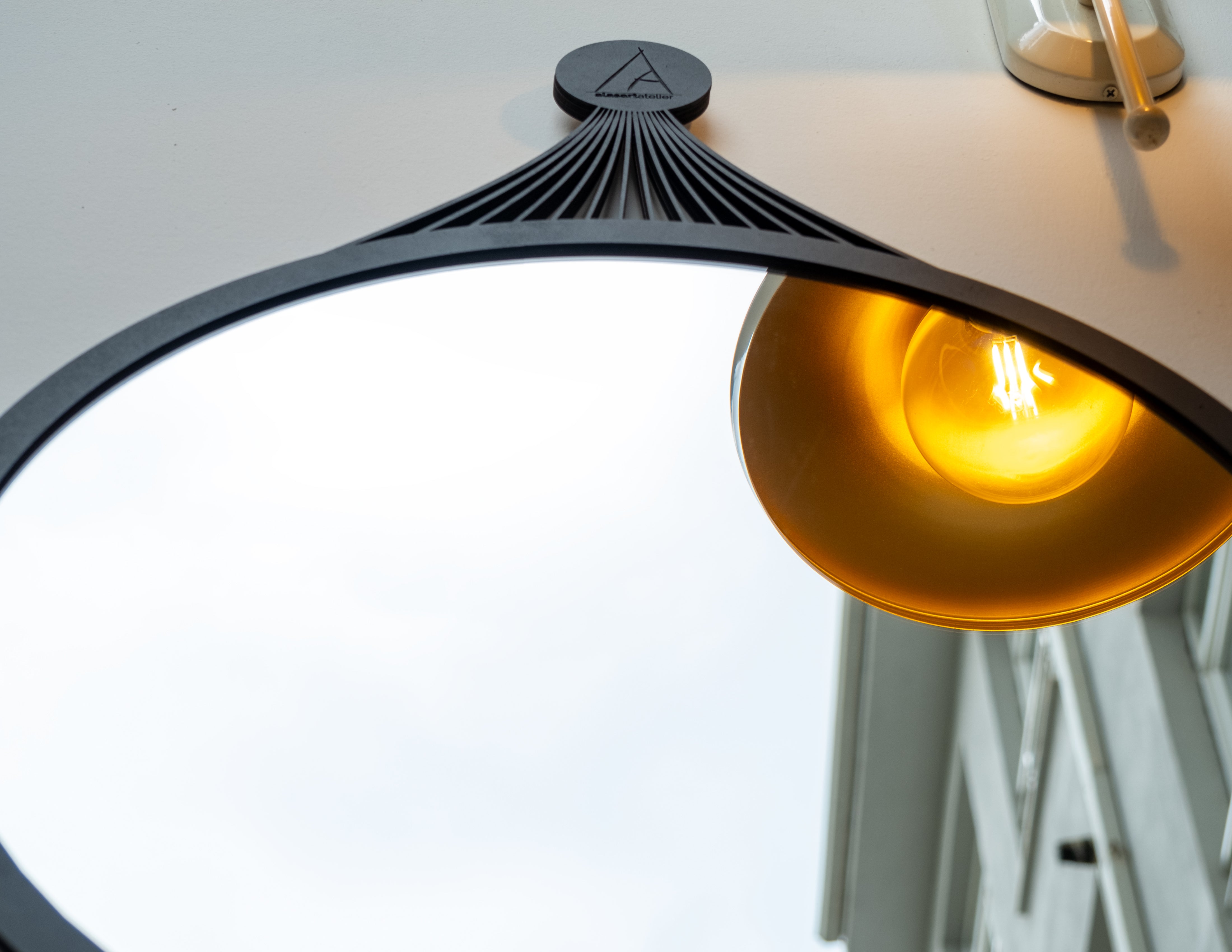 Dekoratif Yuvarlak Ahşap Duvar Aynası - Minimalist Modern Tasarım