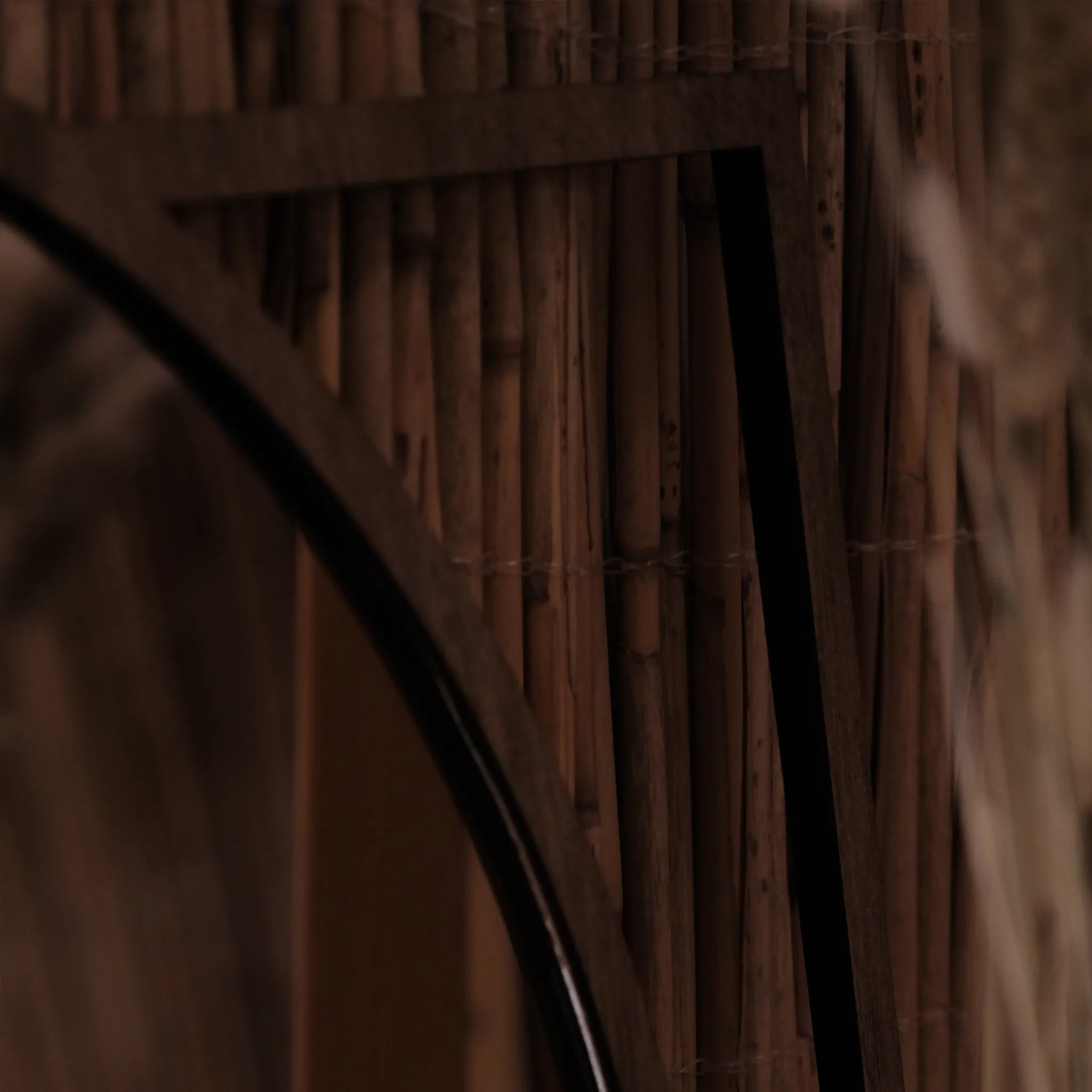 Dikdörtgen Detaylı Yuvarlak Duvar Aynası