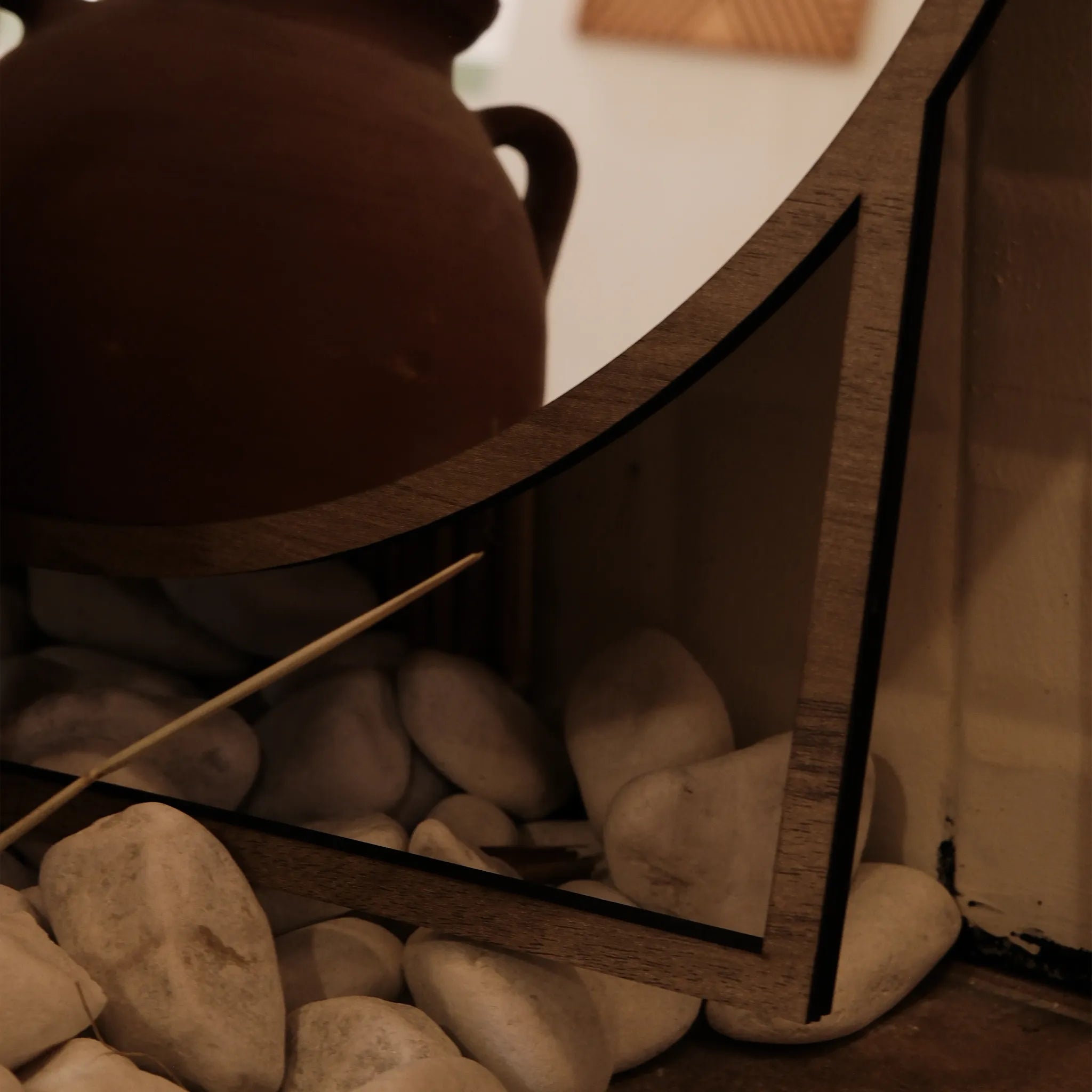 Dikdörtgen Detaylı Yuvarlak Duvar Aynası