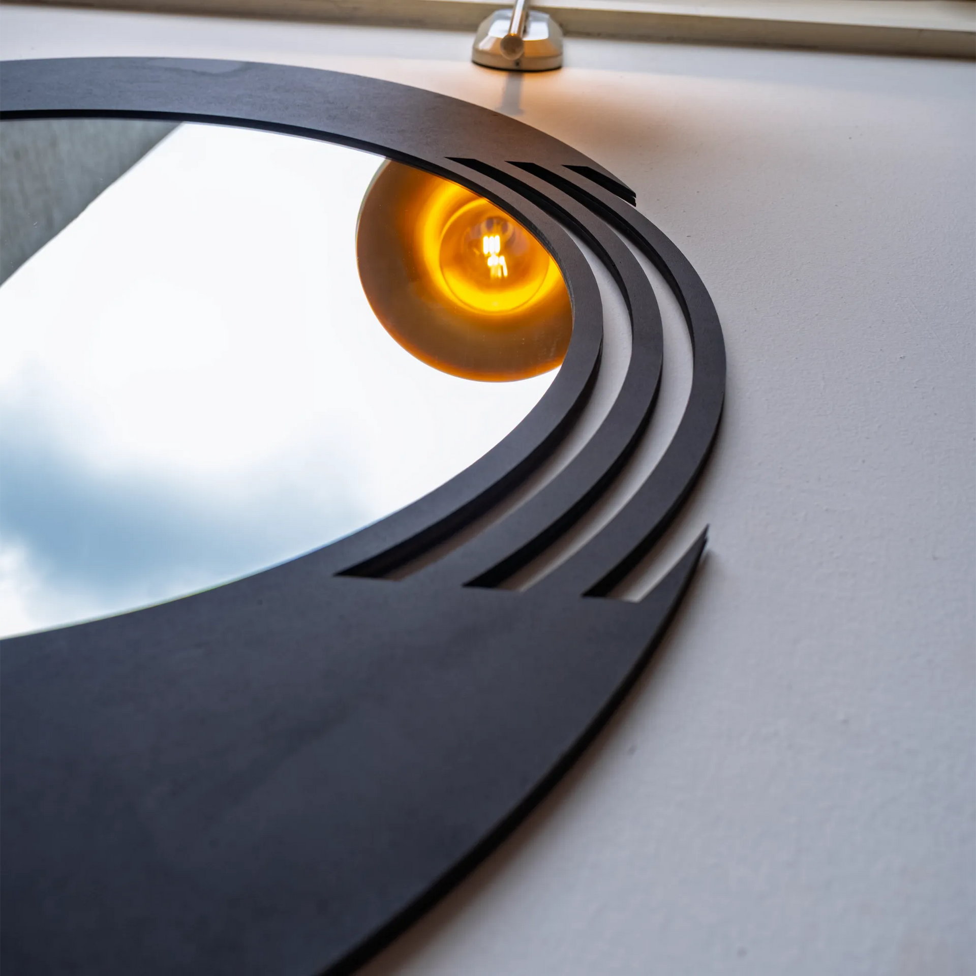 Kenar Çizgili Yuvarlak Duvar Aynası