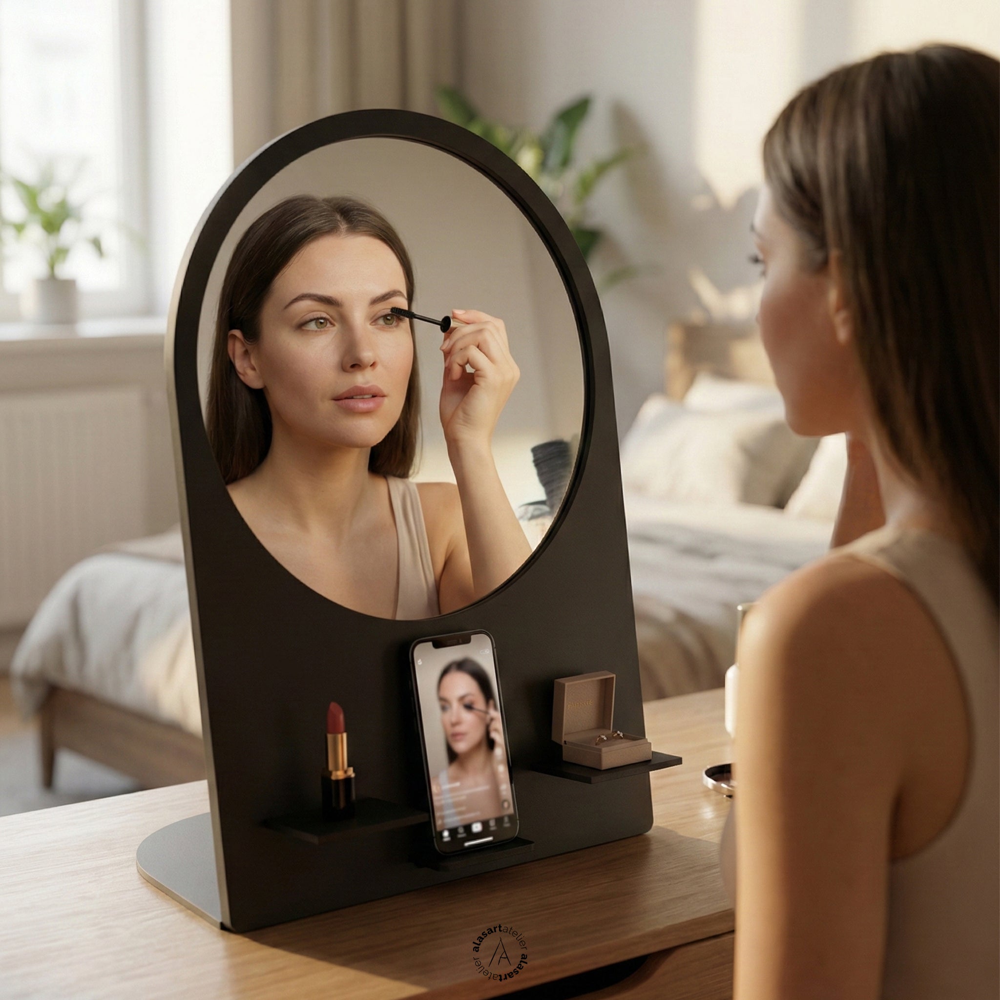 Organizerlı Makyaj Aynası - Telefon Standı ve Raflı