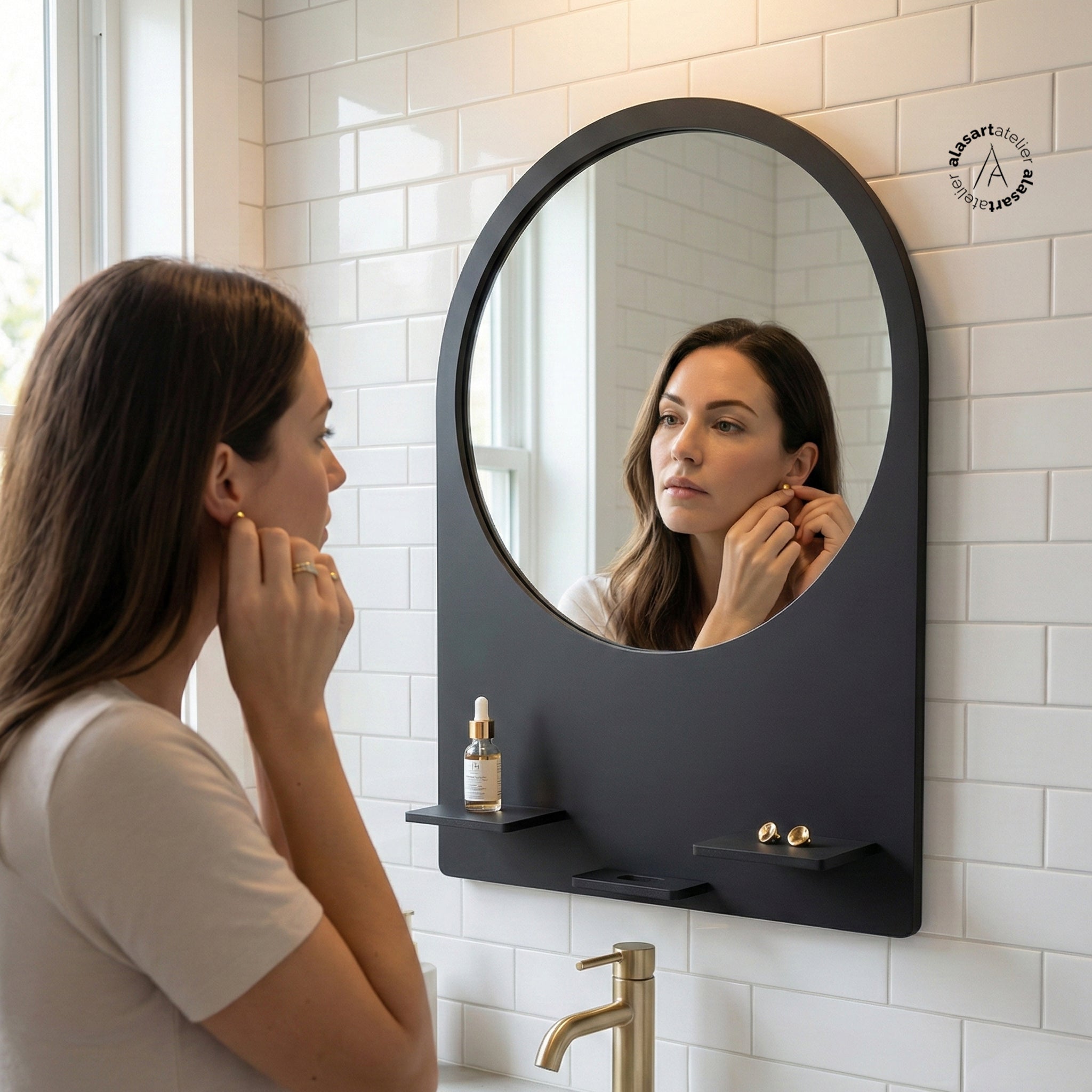 Organizerlı Makyaj Aynası - Telefon Standı ve Raflı