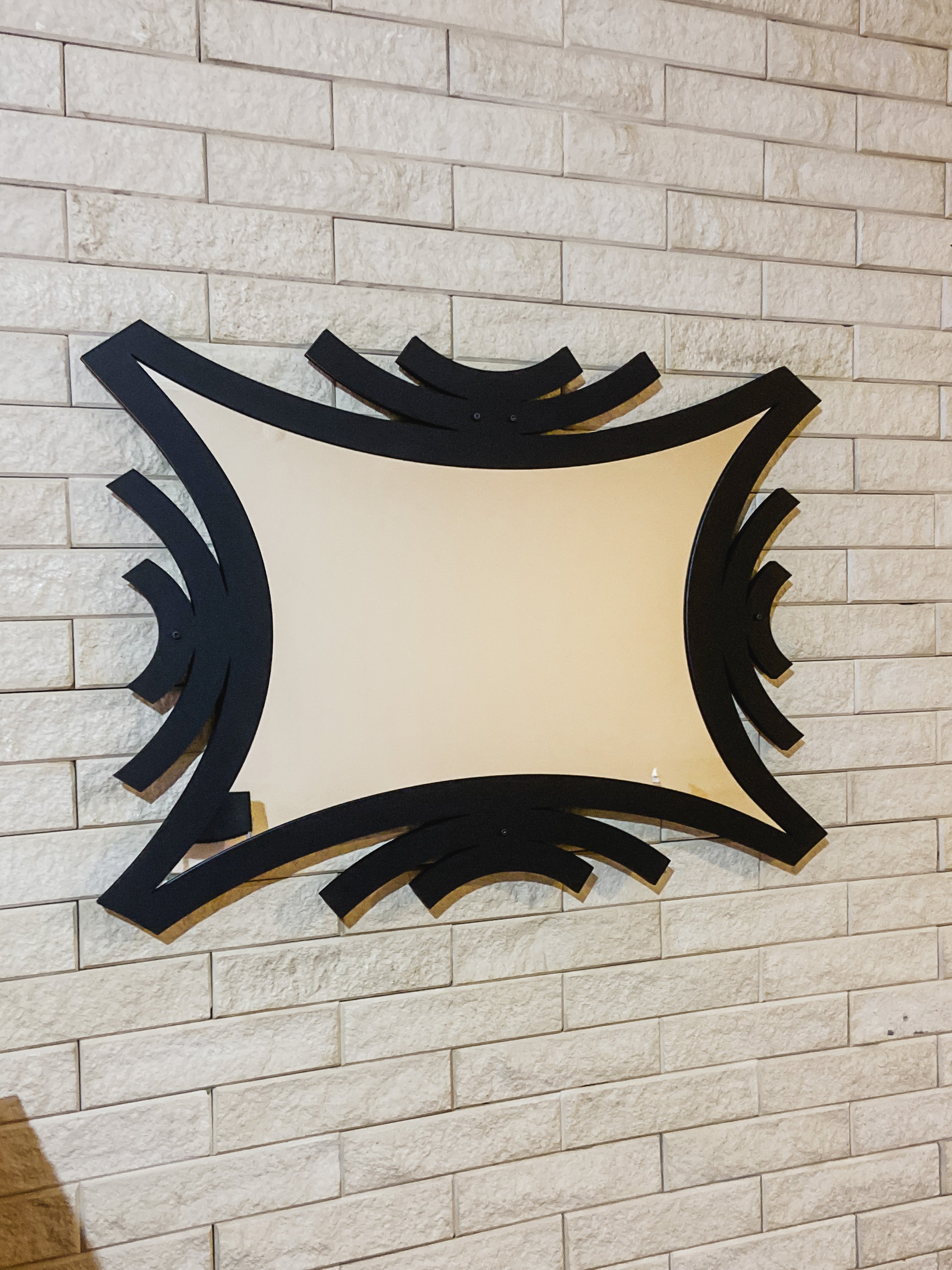 Esnek Kenar Detaylı Yatay Dekoratif Duvar Aynası