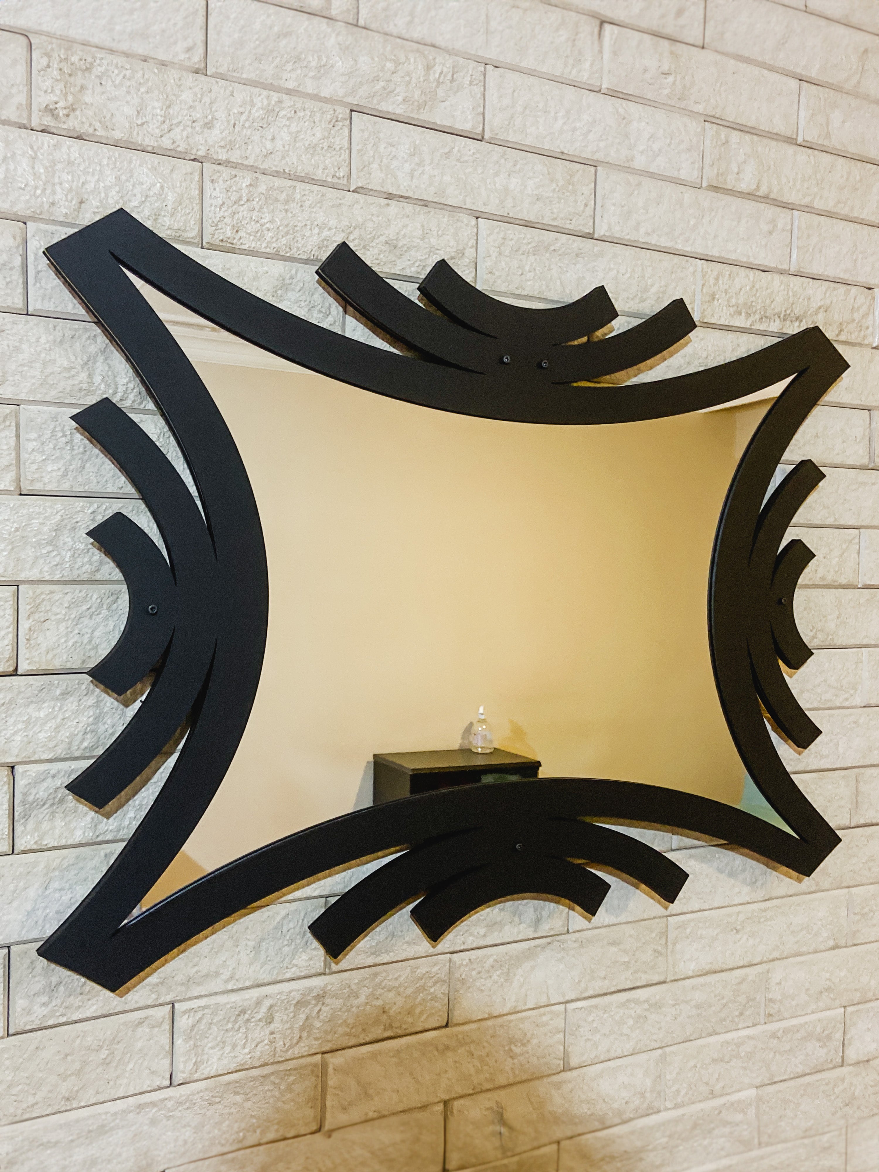 Esnek Kenar Detaylı Yatay Dekoratif Duvar Aynası