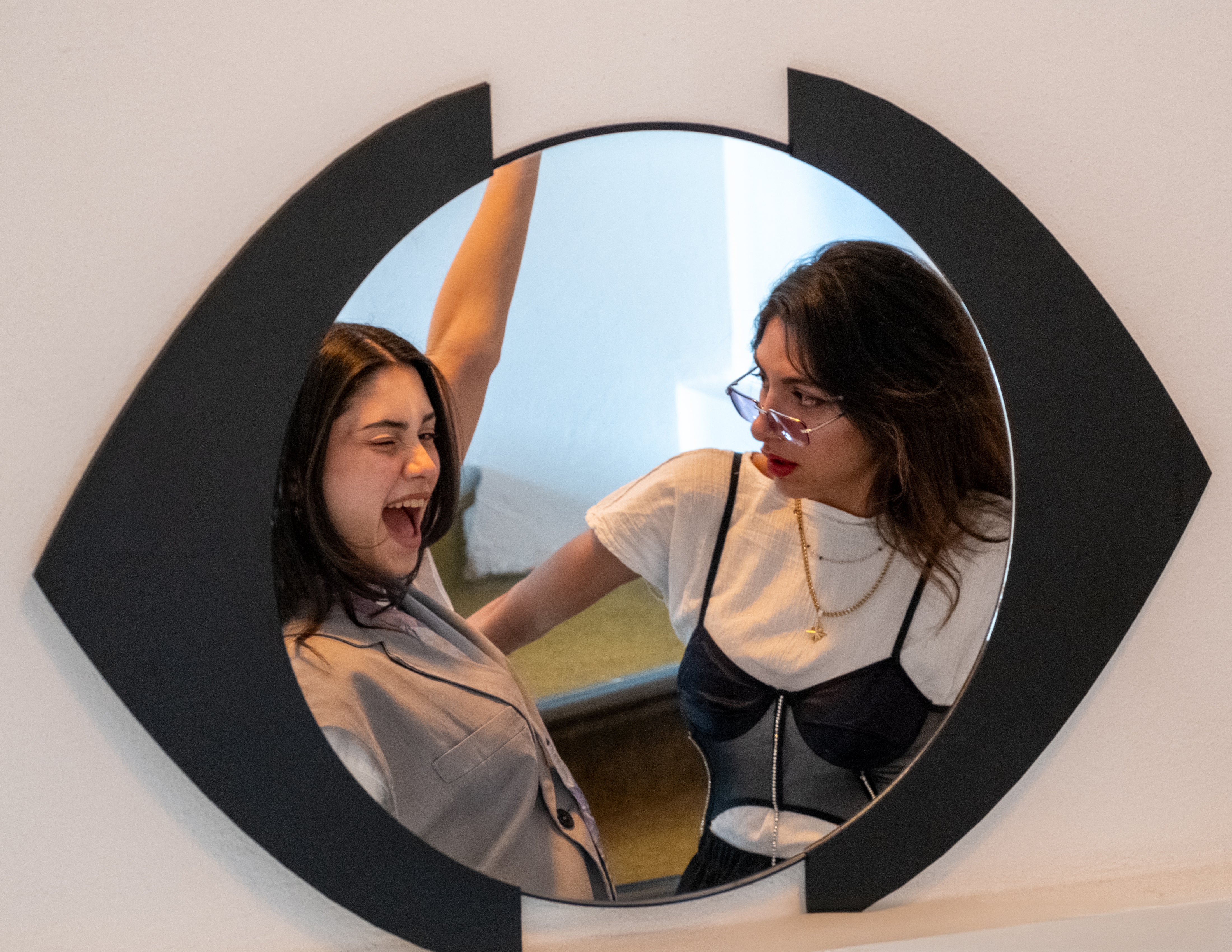 Modern Yuvarlak Ahşap Duvar Aynası