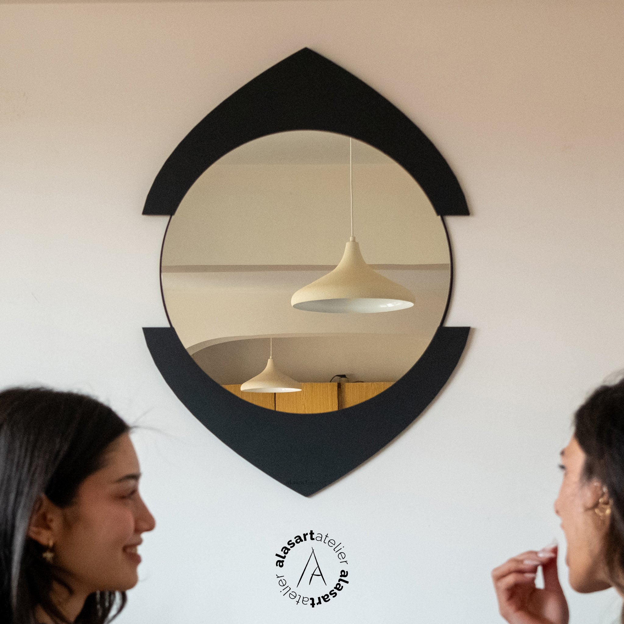 Modern Yuvarlak Ahşap Duvar Aynası