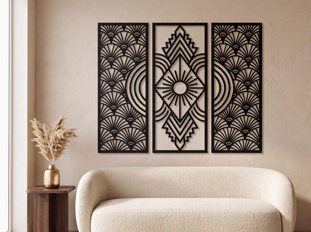 Üç panelli art deco ahşap duvar dekoru, salonda krem bukle kanepenin üzerinde pampas otuyla