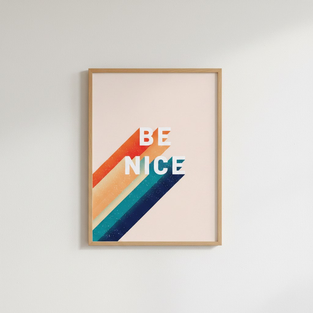 Be Nice retro posteri, geniş oturma odasında deri kanepe üzerinde siyah çerçeveli