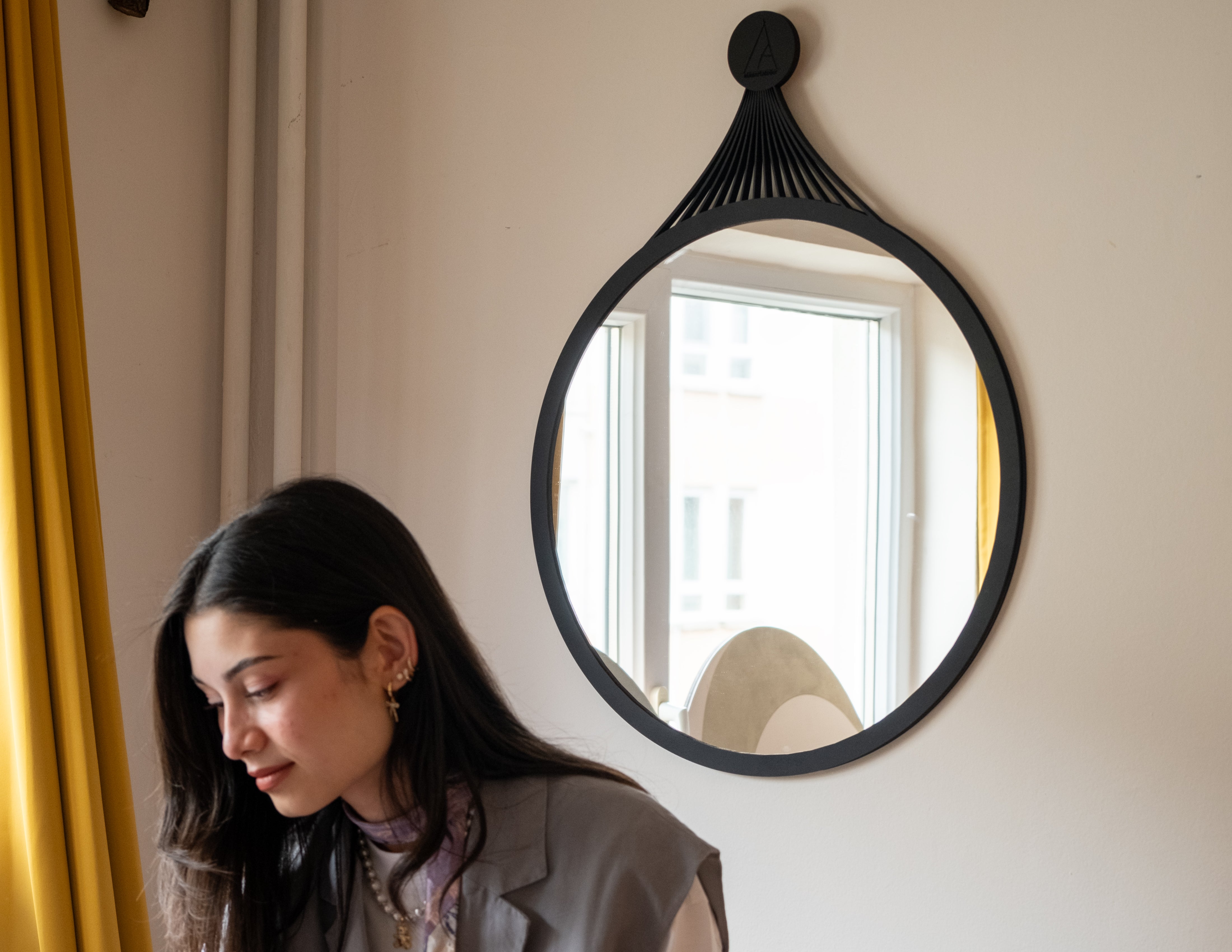 Minimalist modern yuvarlak ahşap duvar aynası, salon ve antre için dekoratif ayna