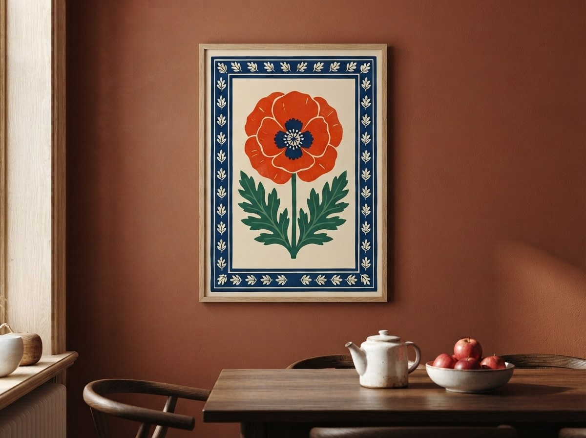 Kırmızı gelincik duvar sanatı, terrakota tonlu duvarda yemek masasının üzerinde