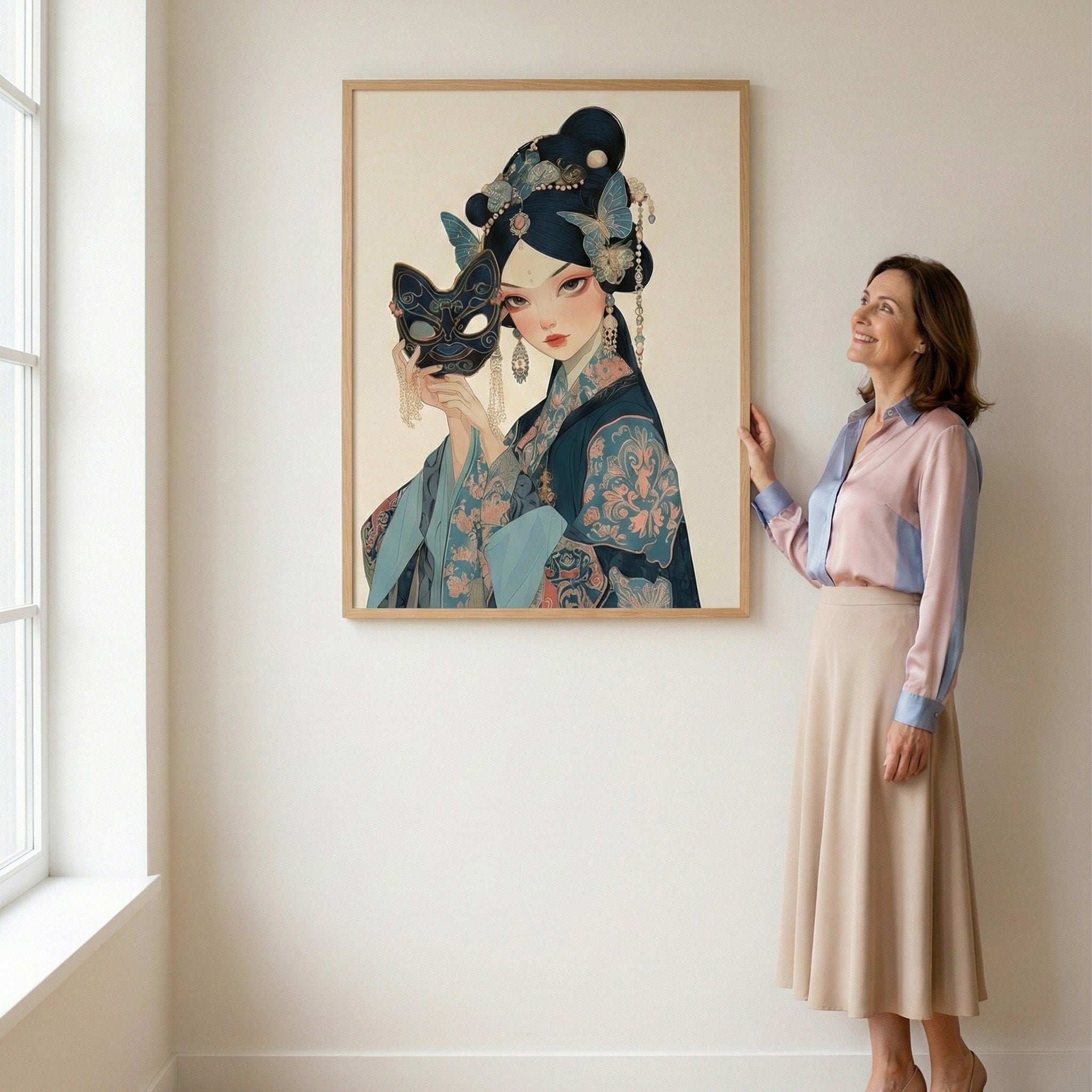 Prenses posteri duvarda dururken yanındaki kişiyle çerçeveli poster ölçek gösterimi