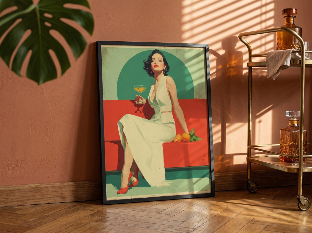 Mid-century kokteyl posteri, terrakota duvar önünde bar arabası eşliğinde parkeye yaslanmış siyah çerçeveli
