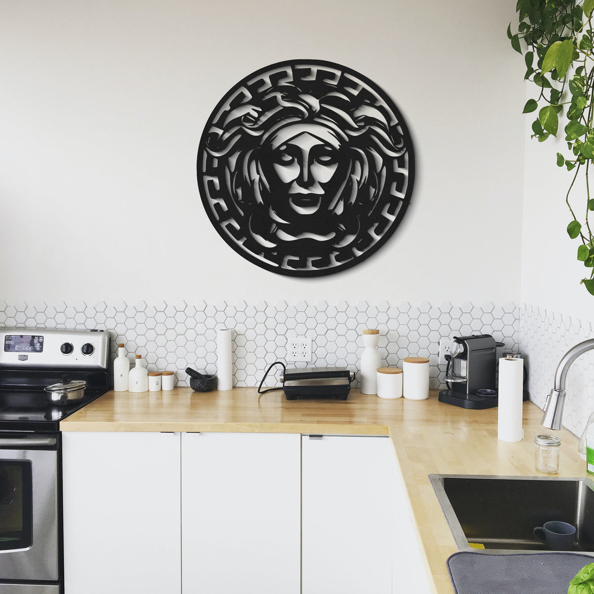 Medusa duvar dekoru, mitoloji temalı modern tasarım, genel görünüm
