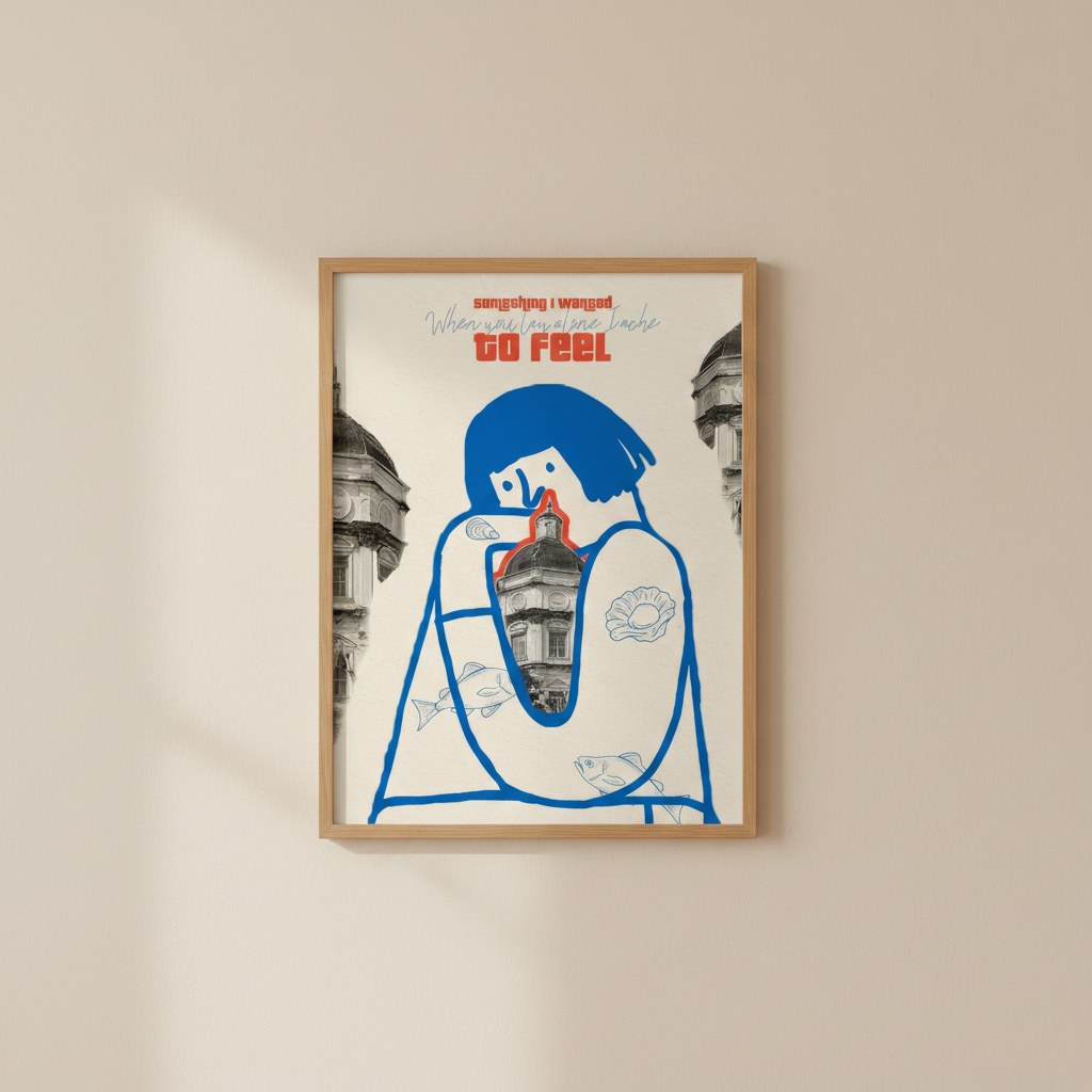Mavi çizgi figür ve kubbe kolajlı poster, bej duvarda doğal ahşap çerçeveli