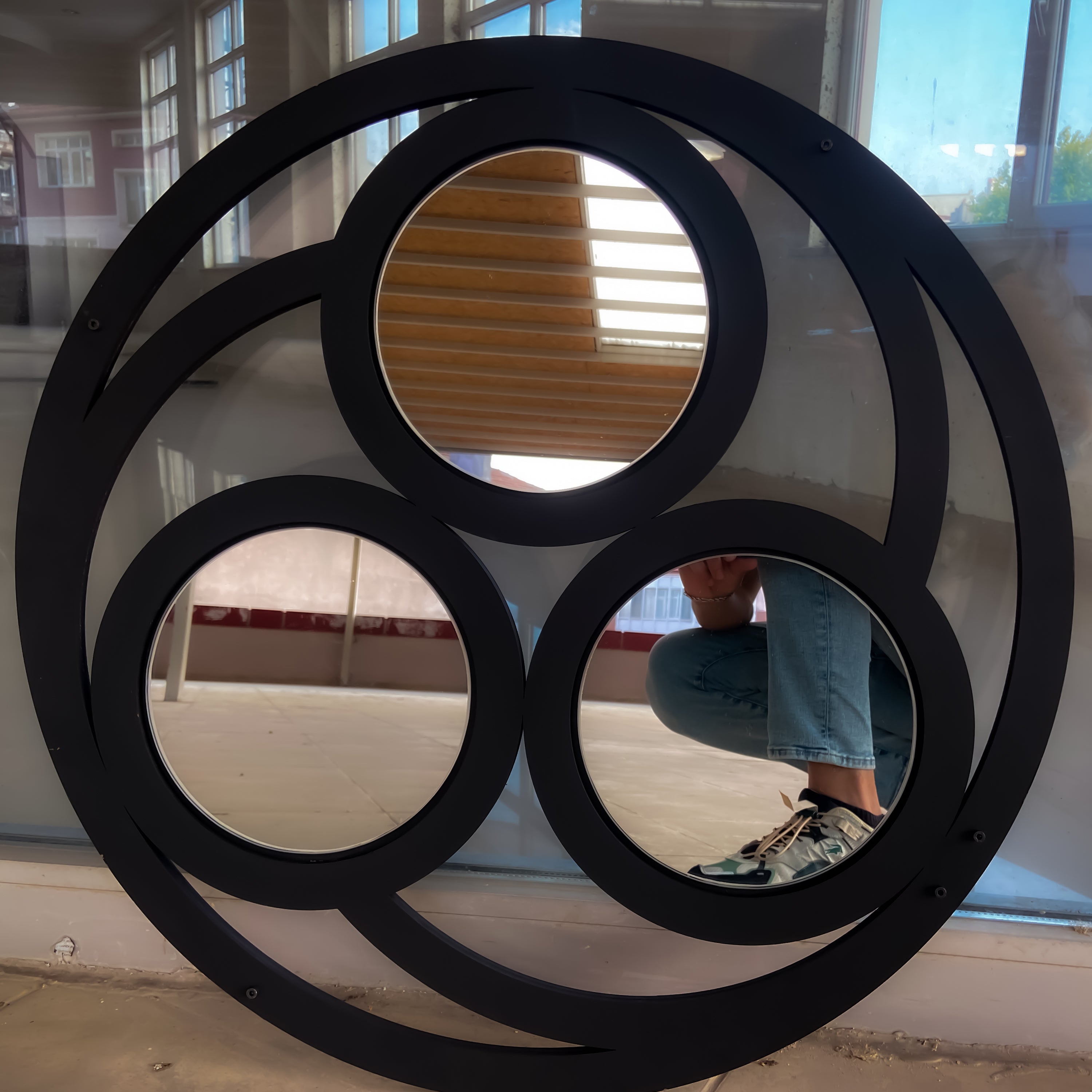 Üçlü Spiral Yuvarlak Duvar Aynası