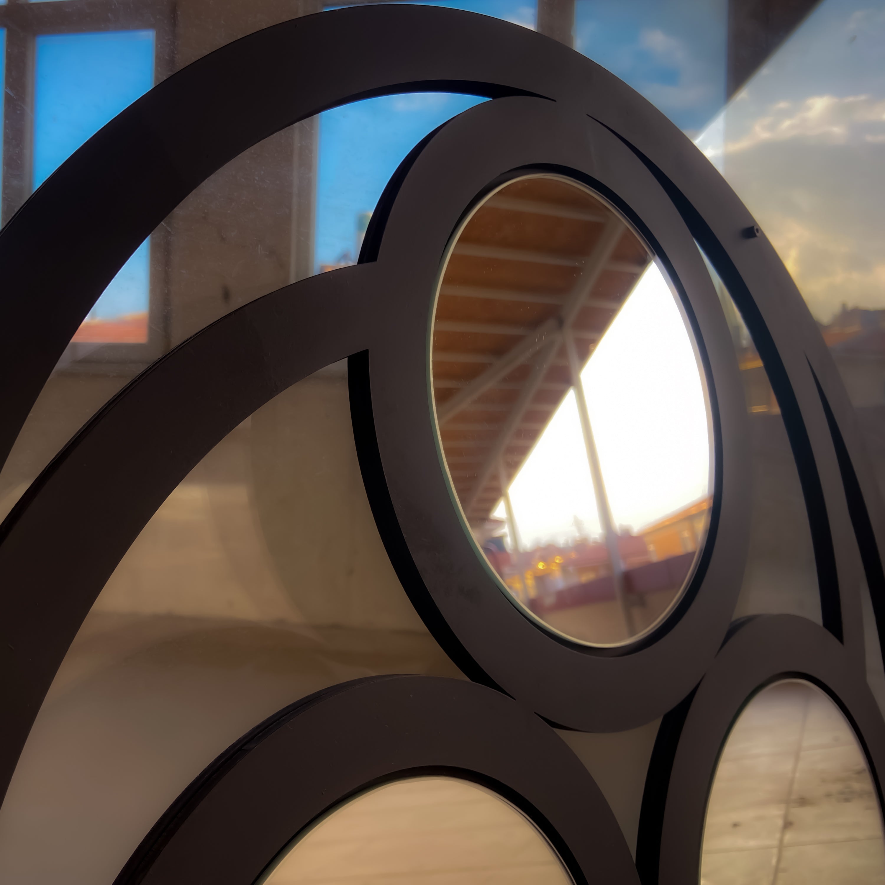 Üçlü Spiral Yuvarlak Duvar Aynası