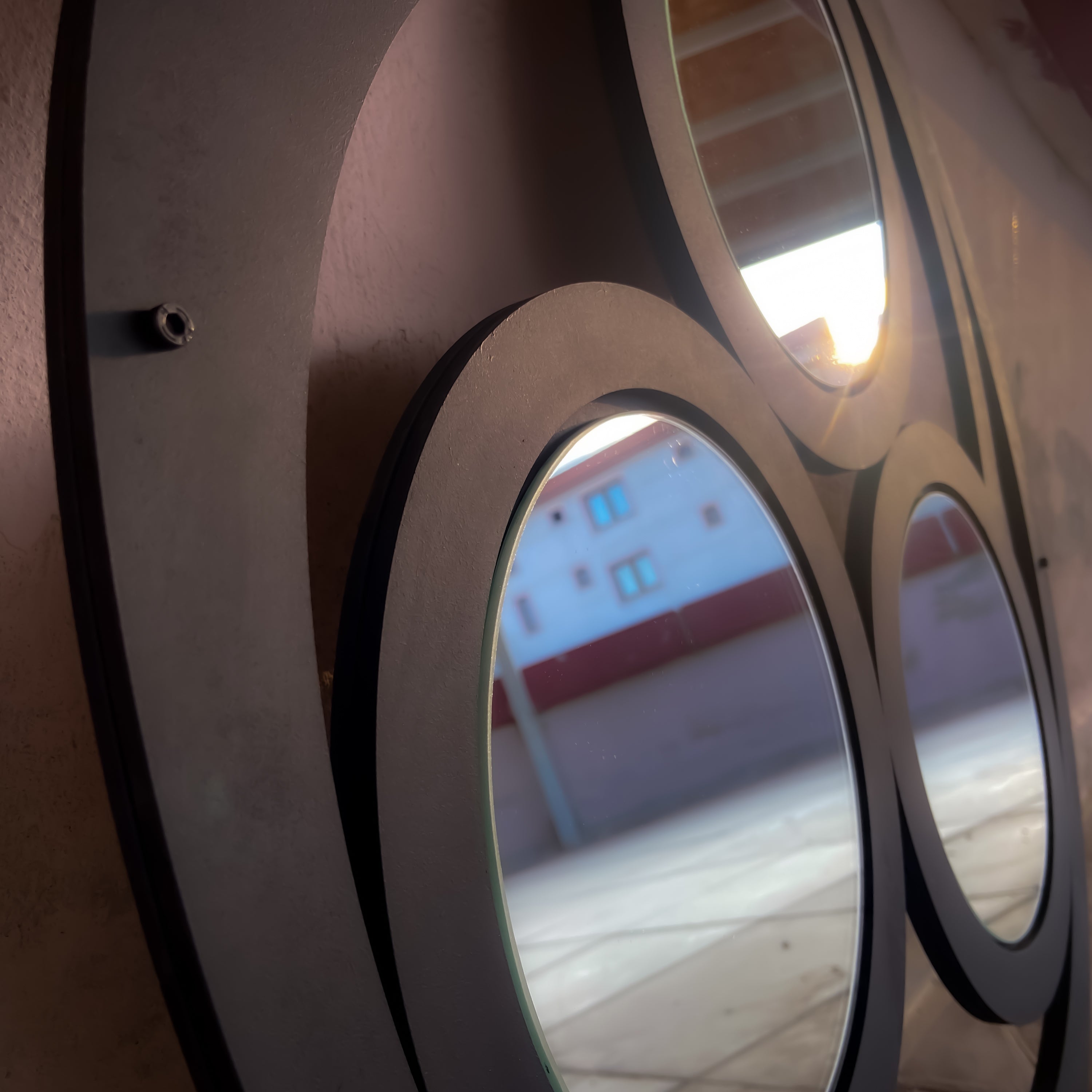 Üçlü Spiral Yuvarlak Duvar Aynası