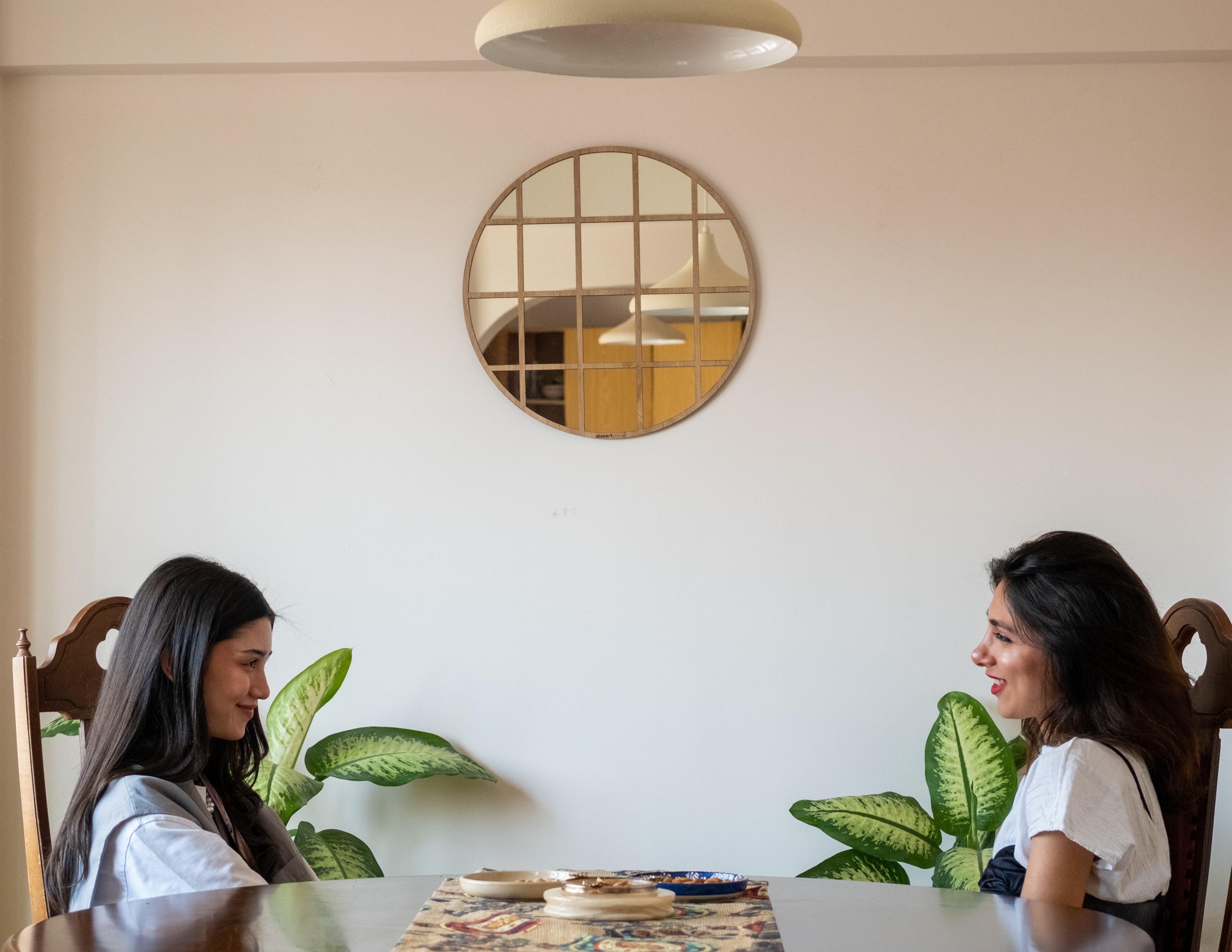 Kare Desenli Yuvarlak Duvar Aynası