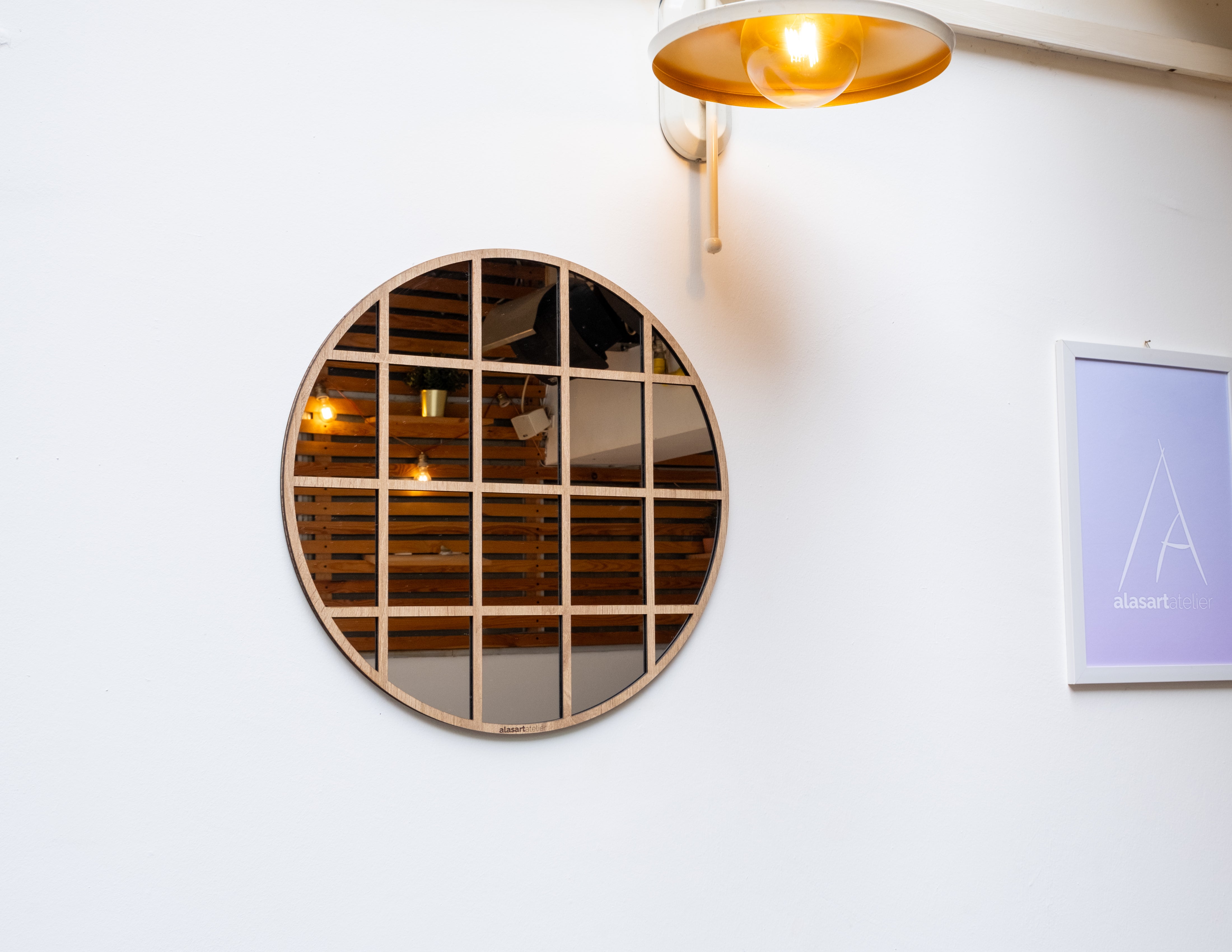 Kare Desenli Yuvarlak Duvar Aynası