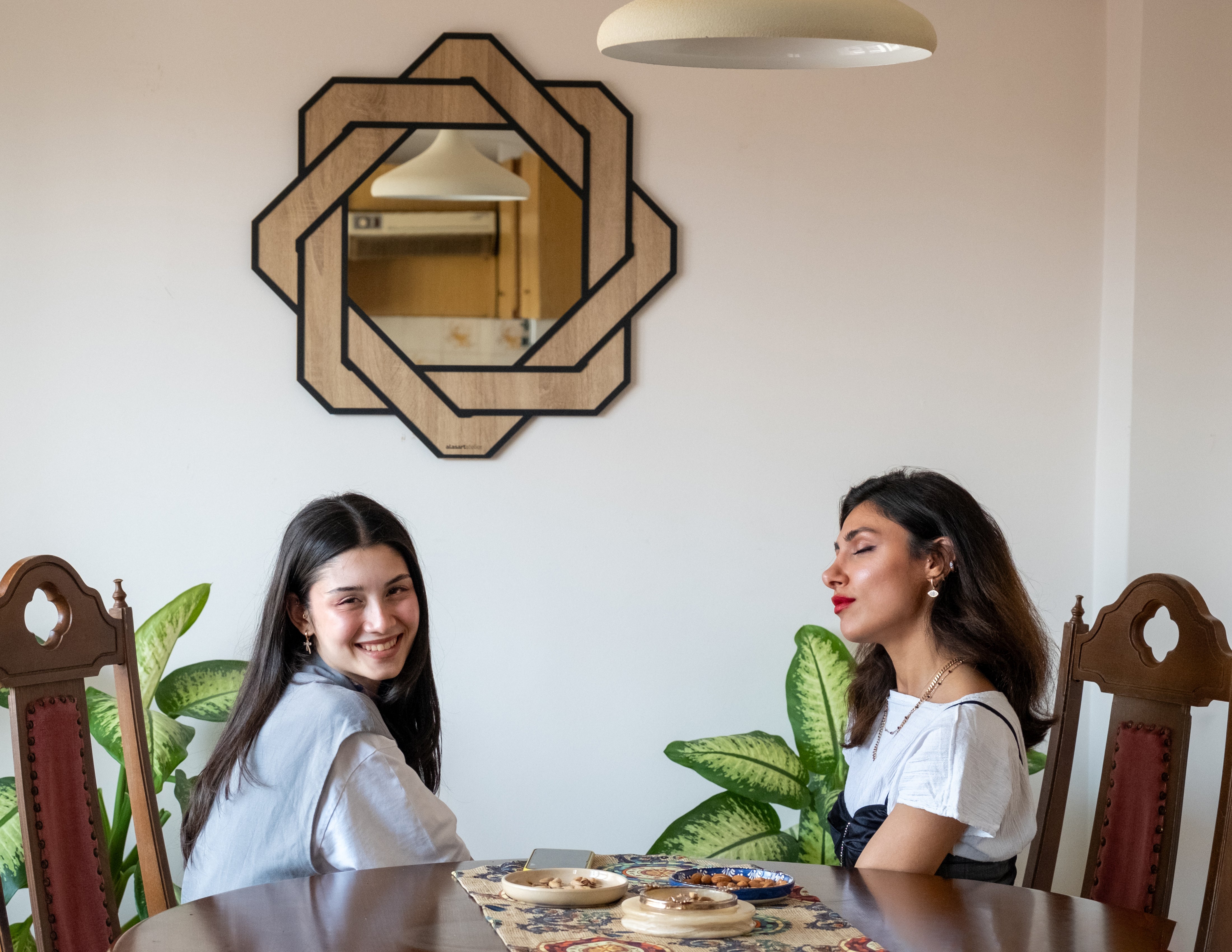 Dekoratif Sekizgen Ahşap Duvar Aynası