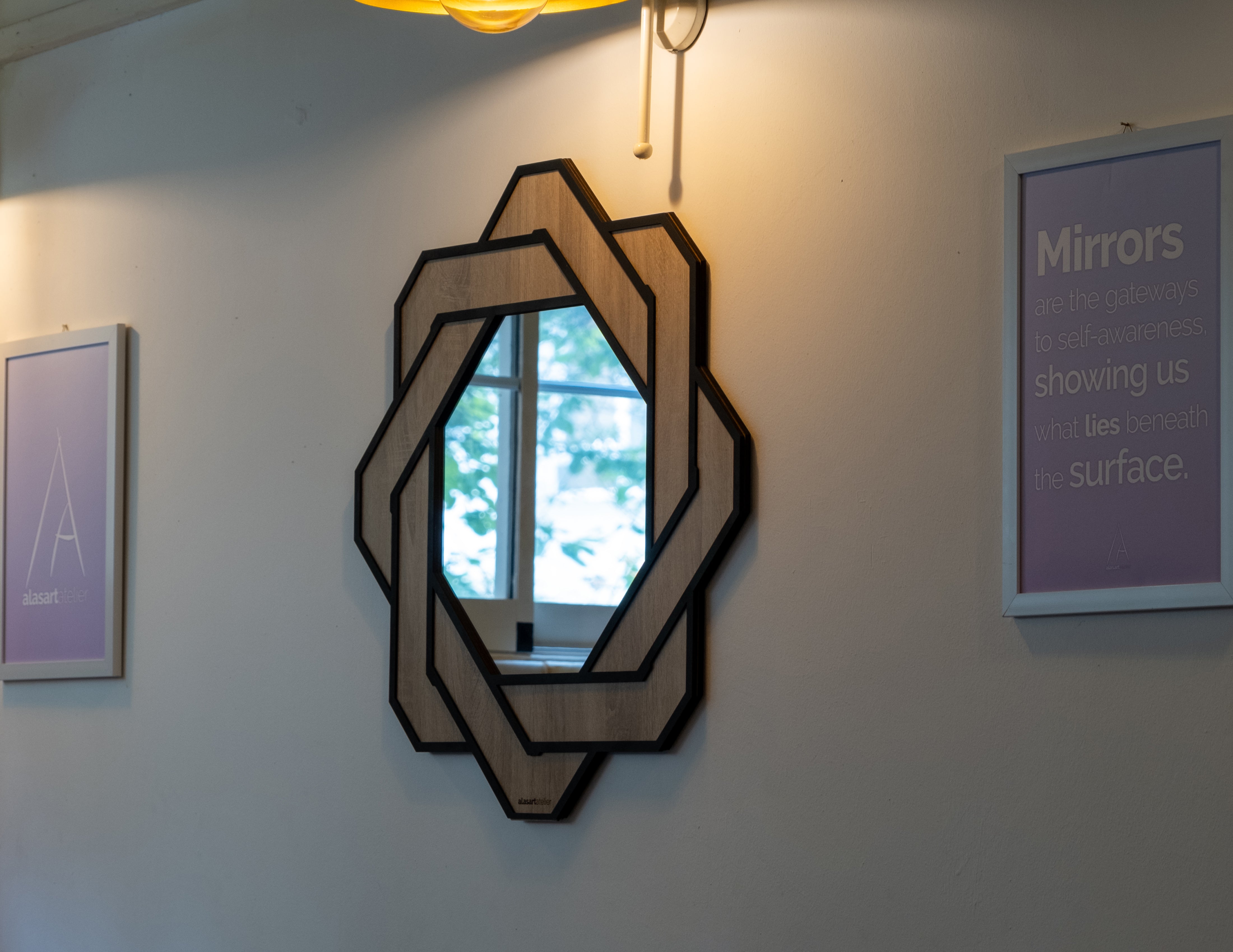 Dekoratif Sekizgen Ahşap Duvar Aynası